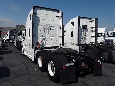Used 2019 Freightliner Cascadia Sleeper Cab 6x4, Semi Truck for sale #813186 - photo 2