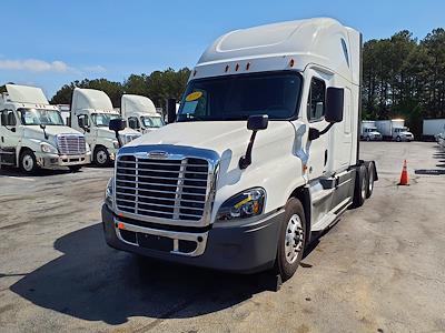 Used 2019 Freightliner Cascadia Sleeper Cab 6x4, Semi Truck for sale #862547 - photo 1