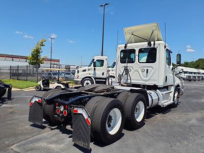 Used 2019 Freightliner Cascadia Day Cab 6x4, Semi Truck for sale #868007 - photo 2