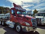 Used 2019 Freightliner Cascadia Day Cab 6x4, Semi Truck for sale #875394 - photo 1