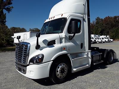 Used 2018 Freightliner Cascadia Day Cab 4x2, Semi Truck for sale #221542 - photo 1