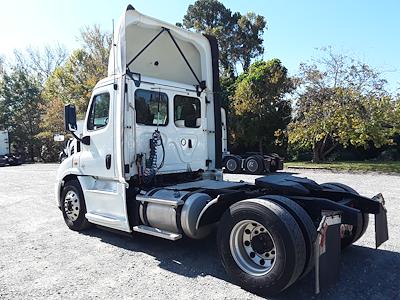 Used 2018 Freightliner Cascadia Day Cab 4x2, Semi Truck for sale #221542 - photo 2