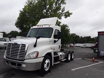 Used 2016 Freightliner Cascadia Day Cab 6x4, Semi Truck for sale #657547 - photo 1