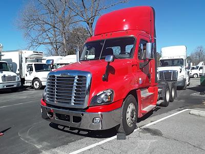 Used 2016 Freightliner Cascadia Day Cab 6x4, Semi Truck for sale #657873 - photo 1