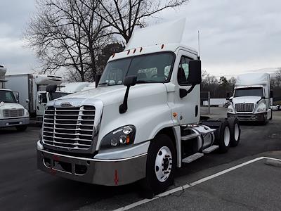 Used 2017 Freightliner Cascadia Day Cab 6x4, Semi Truck for sale #664638 - photo 1