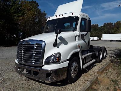 Used 2017 Freightliner Cascadia Day Cab 6x4, Semi Truck for sale #666925 - photo 1