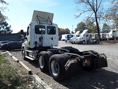 Used 2017 Freightliner Cascadia Day Cab 6x4, Semi Truck for sale #666925 - photo 2