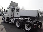 Used 2016 Freightliner Cascadia Day Cab 6x4, Semi Truck for sale #678460 - photo 2