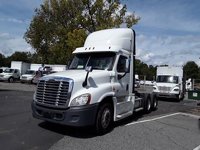 Used 2018 Freightliner Cascadia Day Cab 6x4, Semi Truck for sale #682787 - photo 1