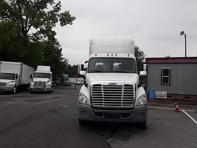 Used 2018 Freightliner Cascadia Day Cab 6x4, Semi Truck for sale #684528 - photo 2