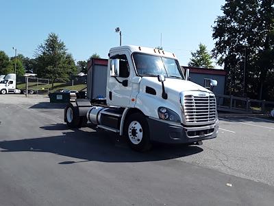 Used 2018 Freightliner Cascadia Day Cab 4x2, Semi Truck for sale #750426 - photo 1