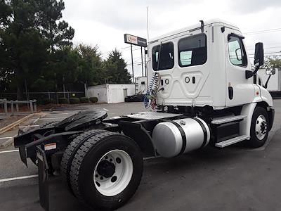 Used 2018 Freightliner Cascadia Day Cab 4x2, Semi Truck for sale #750427 - photo 2