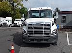 Used 2018 Freightliner Cascadia Day Cab 4x2, Semi Truck for sale #750428 - photo 3