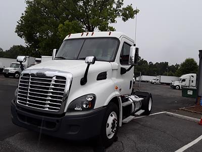 Used 2018 Freightliner Cascadia Day Cab 4x2, Semi Truck for sale #750429 - photo 1