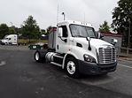 Used 2018 Freightliner Cascadia Day Cab 4x2, Semi Truck for sale #750429 - photo 4