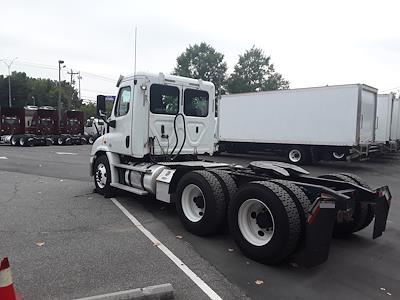 Used 2018 Freightliner Cascadia Day Cab 6x4, Semi Truck for sale #753887 - photo 2