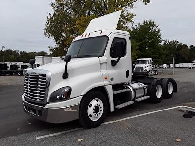 Used 2019 Freightliner Cascadia Day Cab 6x4, Semi Truck for sale #794912 - photo 1