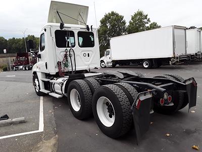 Used 2019 Freightliner Cascadia Day Cab 6x4, Semi Truck for sale #794912 - photo 2