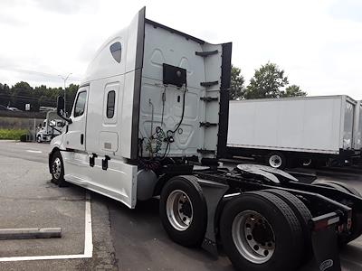 Used 2019 Freightliner Cascadia Sleeper Cab 6x4, Semi Truck for sale #808041 - photo 2