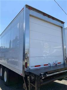 Used 2014 Freightliner M2 106 4x2, 26' Refrigerated Body for sale #502157 - photo 2