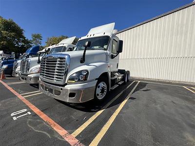 Used 2017 Freightliner Cascadia Day Cab 6x4, Semi Truck for sale #657375 - photo 1
