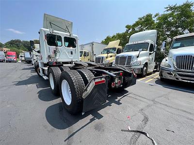 Used 2016 Freightliner Cascadia Day Cab 6x4, Semi Truck for sale #669860 - photo 2