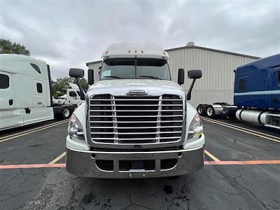 Used 2018 Freightliner Cascadia Sleeper Cab 6x4, Semi Truck for sale #771333 - photo 2