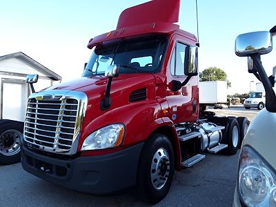 Used 2014 Freightliner Cascadia Day Cab 6x4, Semi Truck for sale #516396 - photo 2