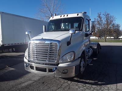 Used 2017 Freightliner Cascadia Day Cab 6x4, Semi Truck for sale #673287 - photo 1