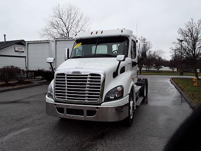 Used 2017 Freightliner Cascadia Day Cab 6x4, Semi Truck for sale #673623 - photo 1