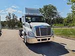 Used 2018 Freightliner Cascadia Day Cab 6x4, Semi Truck for sale #685183 - photo 5