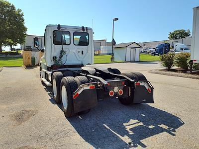 Used 2018 Freightliner Cascadia Day Cab 6x4, Semi Truck for sale #685188 - photo 2