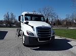 Used 2018 Freightliner Cascadia Day Cab 6x4, Semi Truck for sale #787882 - photo 4