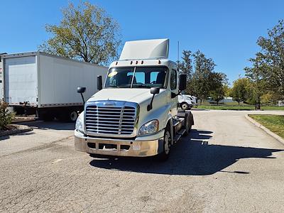 Used 2019 Freightliner Cascadia Day Cab 6x4, Semi Truck for sale #813387 - photo 1