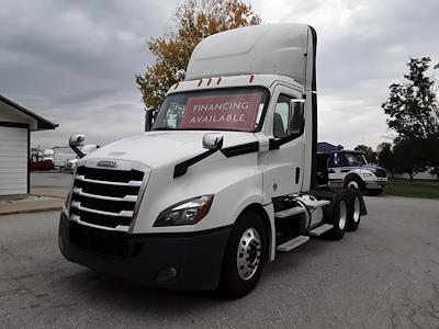 Used 2019 Freightliner Cascadia Day Cab 6x4, Semi Truck for sale #861912 - photo 1