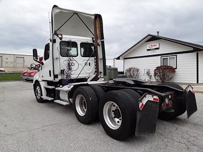 Used 2019 Freightliner Cascadia Day Cab 6x4, Semi Truck for sale #861912 - photo 2