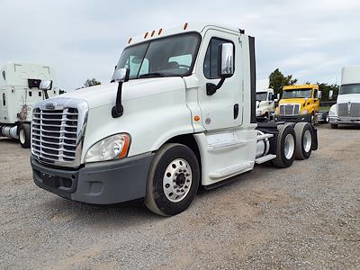 Used 2016 Freightliner Cascadia Day Cab 6x4, Semi Truck for sale #357077 - photo 1