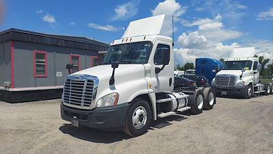 Used 2016 Freightliner Cascadia Day Cab 6x4, Semi Truck for sale #378742 - photo 1