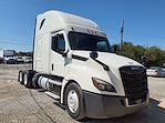 Used 2018 Freightliner Cascadia Sleeper Cab 6x4, Semi Truck for sale #594428 - photo 4