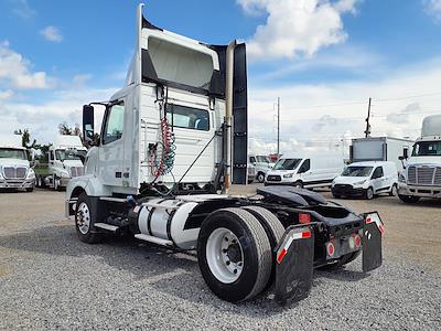 Used 2017 Volvo VNL 4x2, Semi Truck for sale #661542 - photo 2