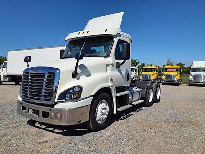 Used 2017 Freightliner Cascadia Day Cab 6x4, Semi Truck for sale #675801 - photo 1