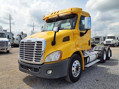 Used 2017 Freightliner Cascadia Day Cab 6x4, Semi Truck for sale #677348 - photo 1