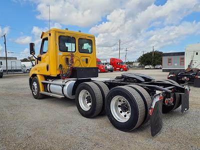 Used 2017 Freightliner Cascadia Day Cab 6x4, Semi Truck for sale #677349 - photo 2
