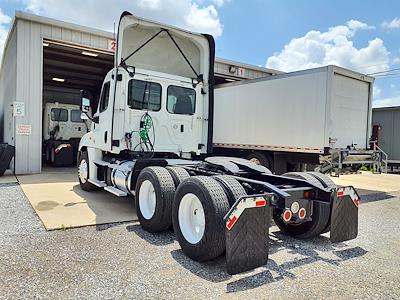 Used 2018 Freightliner Cascadia Day Cab 6x4, Semi Truck for sale #745153 - photo 2