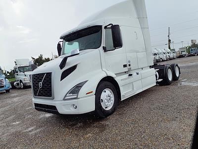 Used 2019 Volvo VNR 6x4, Semi Truck for sale #787090 - photo 1