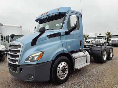 Used 2019 Freightliner Cascadia Day Cab 6x4, Semi Truck for sale #819505 - photo 1