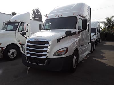 Used 2020 Freightliner Cascadia Sleeper Cab 6x4, Semi Truck for sale #273781 - photo 1