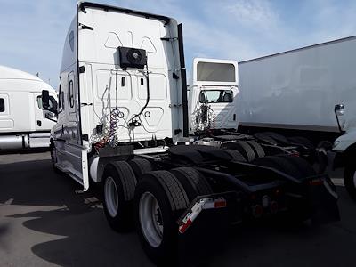 Used 2020 Freightliner Cascadia Sleeper Cab 6x4, Semi Truck for sale #273781 - photo 2
