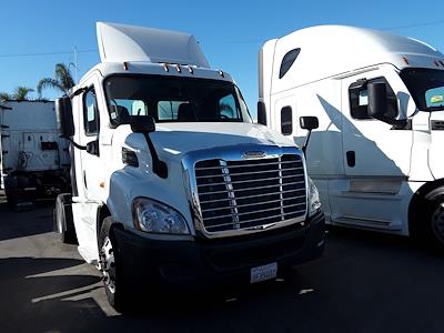 Used 2016 Freightliner Cascadia Day Cab 4x2, Semi Truck for sale #645050 - photo 1