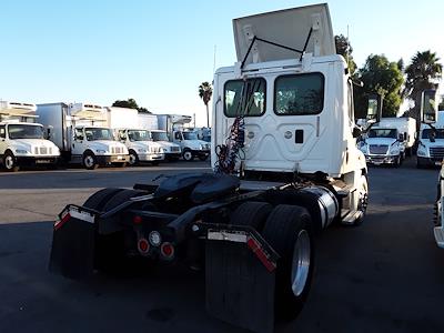 Used 2016 Freightliner Cascadia Day Cab 4x2, Semi Truck for sale #663414 - photo 2